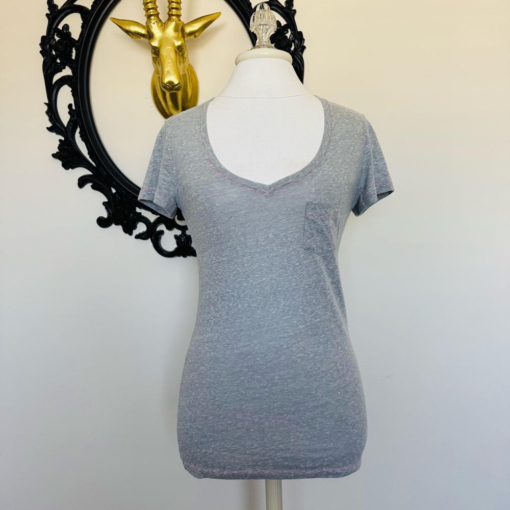 Victoria’s Secret Heather Gray Short Sleeve Tee